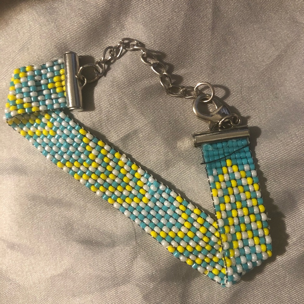 Handmade beaded bracelet - Picture 2 of 3